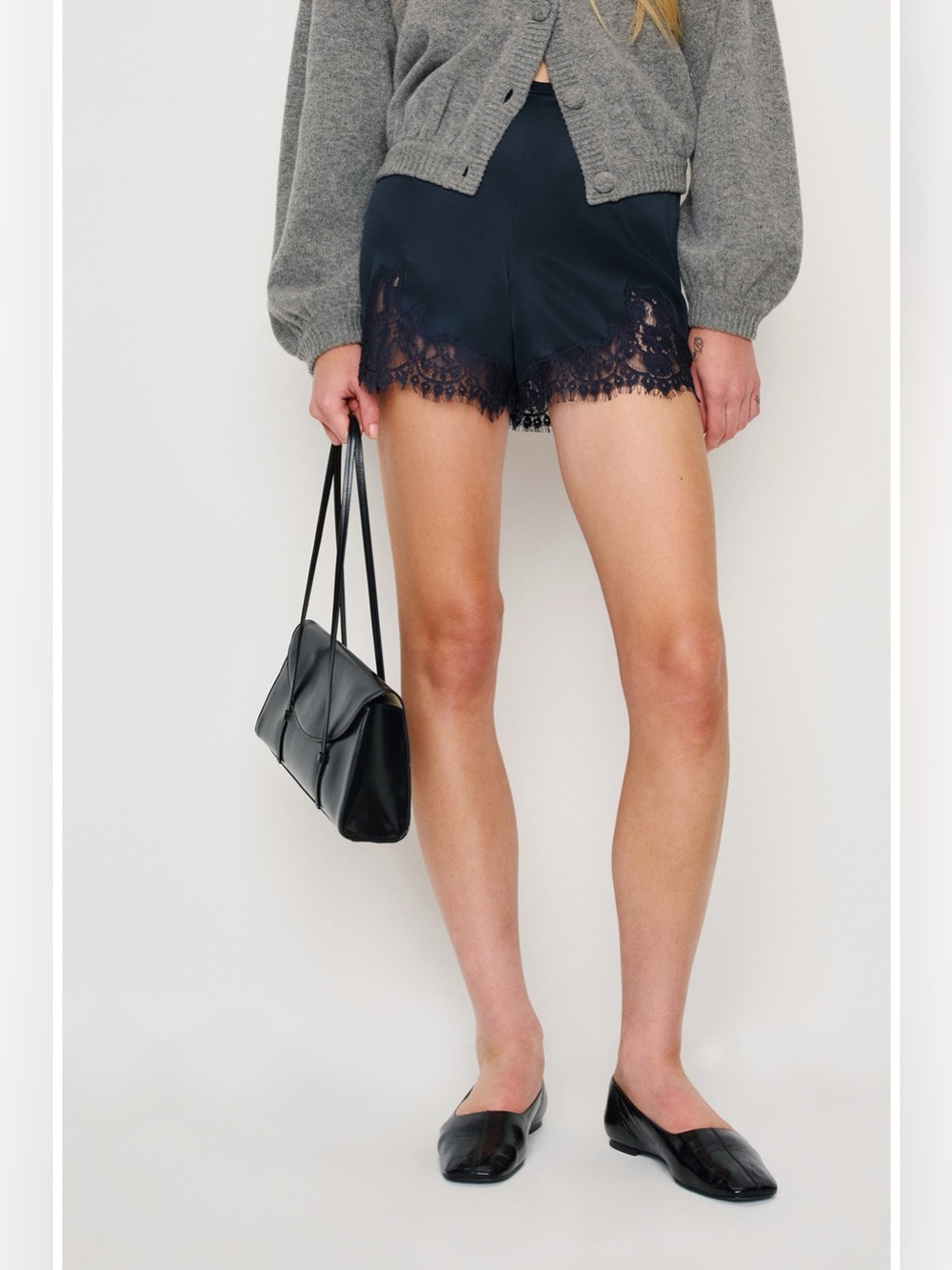 NWT reformation fern shorts in midnight / size m